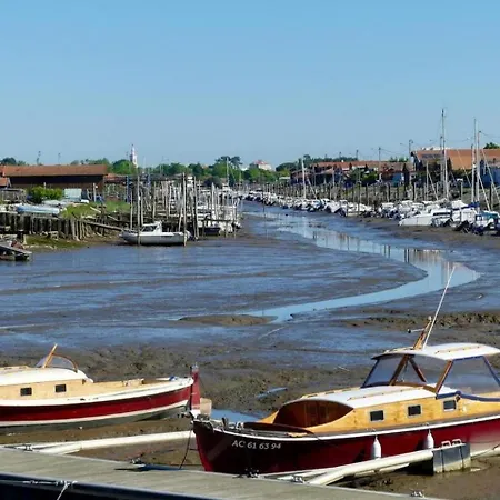 Elegant T2 Pres De La Et En Hyper Centre Apartmán