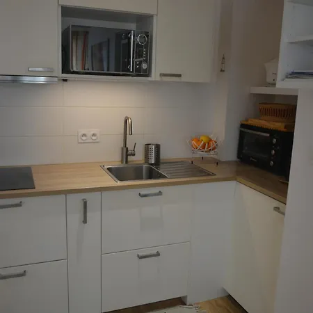 Elegant T2 Pres De La Et En Hyper Centre