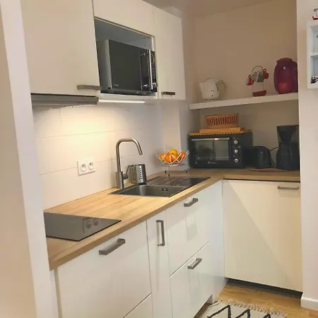 Elegant T2 Pres De La Et En Hyper Centre