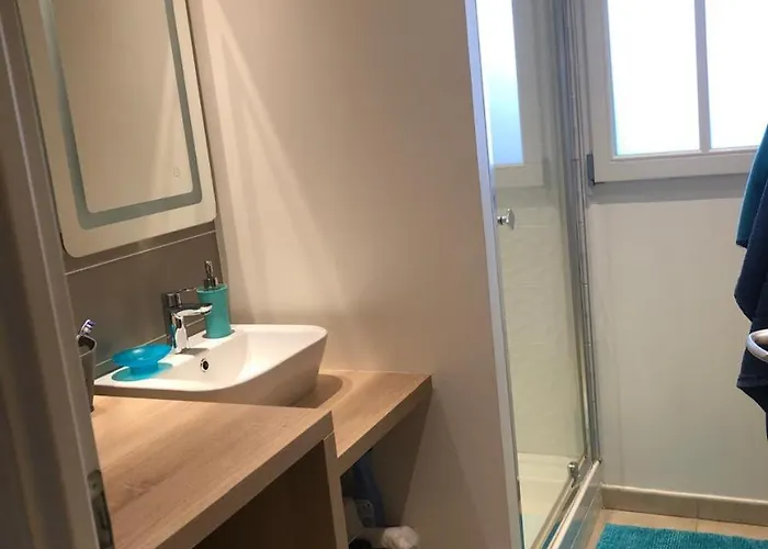 شقة Elegant T2 Pres De La Et En Hyper Centre *