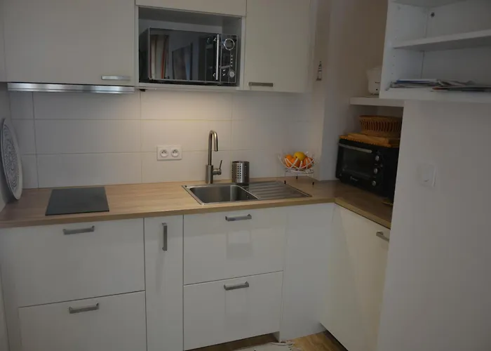 Elegant T2 Pres De La Et En Hyper Centre